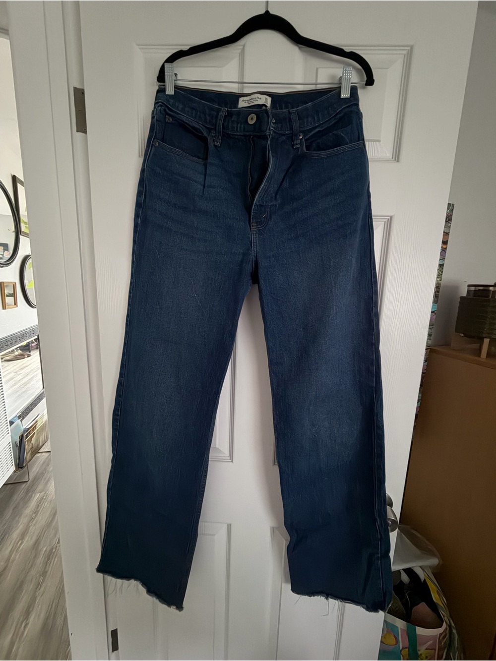 Abercrombie and fitch high rise 90s relaxed jean, women’s size 30/10 long